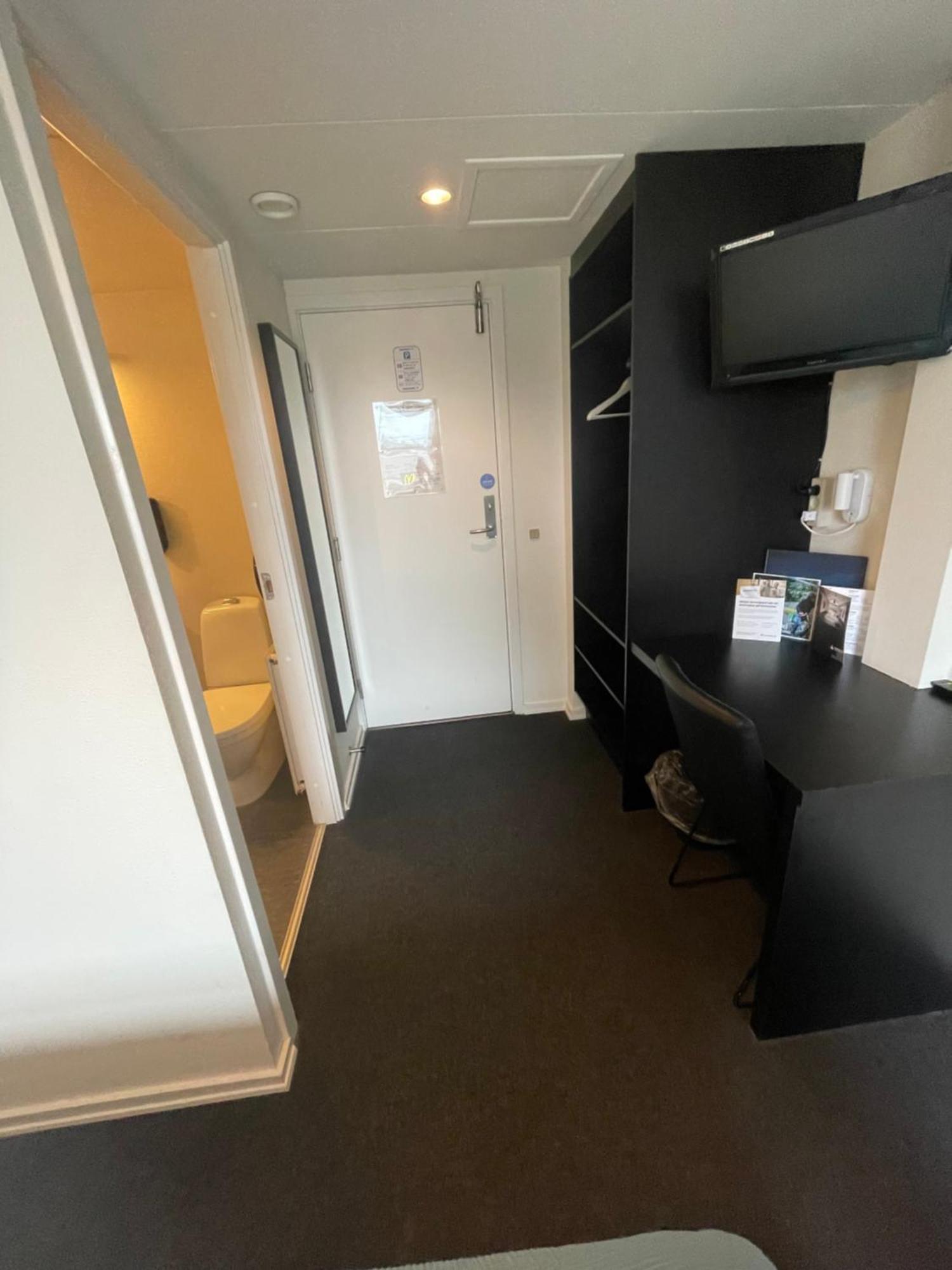 הוסטל סבנדבורג Stoberiet מראה חיצוני תמונה A typical studio apartment in the UK