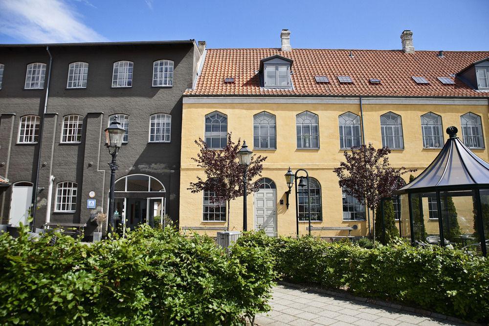 הוסטל סבנדבורג Stoberiet מראה חיצוני תמונה The Yellow House