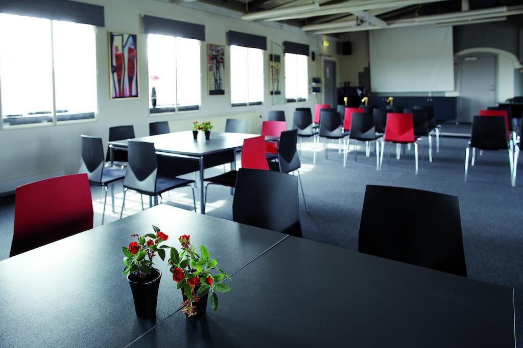 הוסטל סבנדבורג Stoberiet מראה חיצוני תמונה The dining room at the International Centre