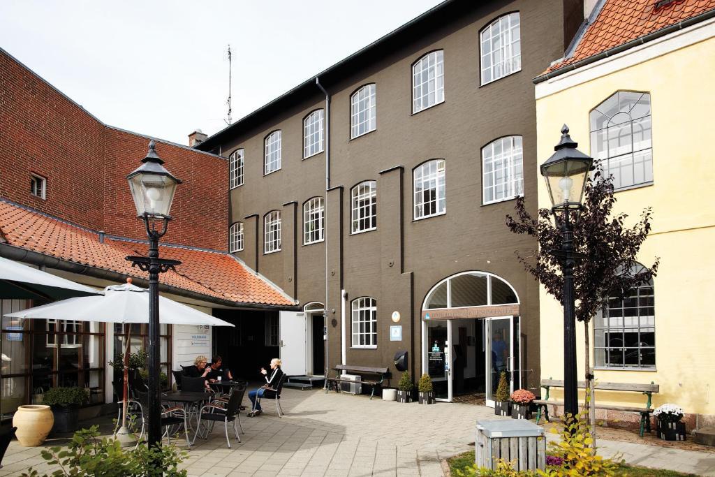 הוסטל סבנדבורג Stoberiet מראה חיצוני תמונה The former town hall of the Hanseatic League