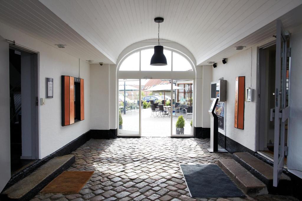 הוסטל סבנדבורג Stoberiet מראה חיצוני תמונה Entrance to the hotel
